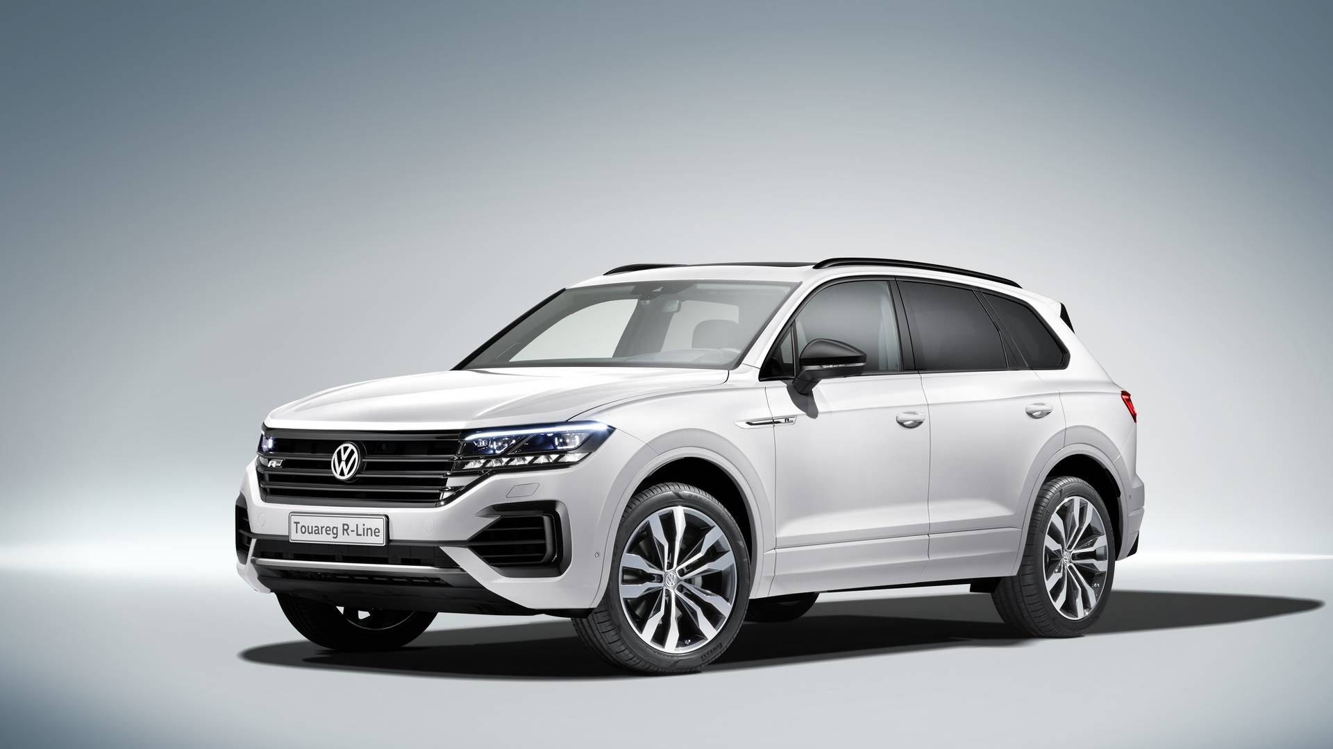 В города Чемпионата мира на машине: тестируем трассу М7 на автомобиле  Volkswagen Touareg | Серебряный Дождь